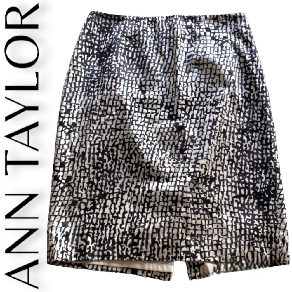 NWT Ann Taylor Silk Vintage Black & White Geometric Animal Pencil Skirt, size 4
